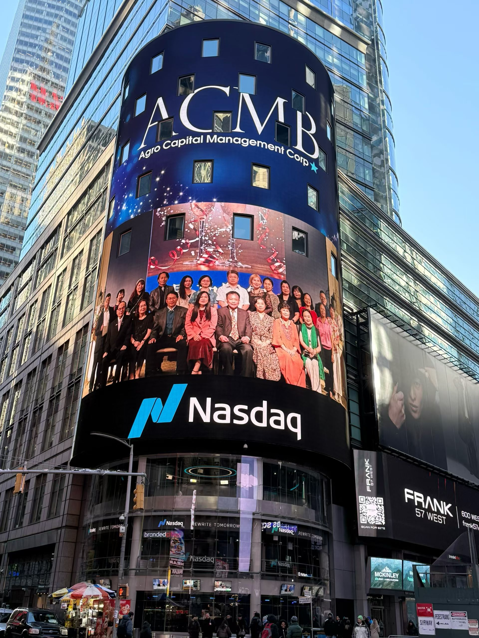 ACMB 荣登纽约时代广场纳斯达克大屏开启进军全球资本市场的新征程– 全球华视GCTV (www.gcw.tv)
